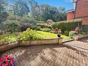 Photo 15- click for photo gallery